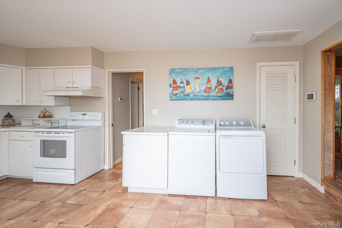 2 Shore Road East Patchogue, NY 11772 - Photo 11 of 30