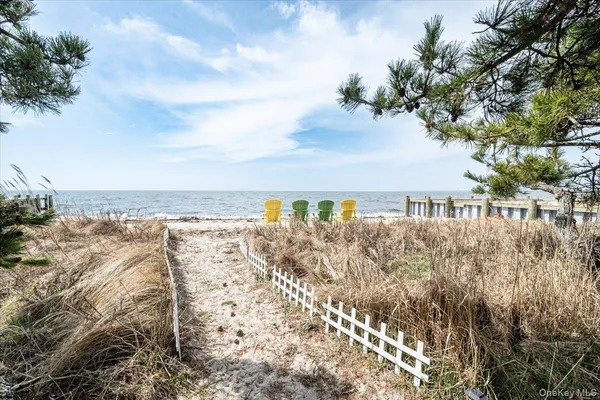 $849,000 | 2 Shore Road, East Patchogue, NY 11772
