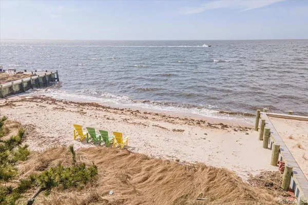 $849,000 | 2 Shore Road, East Patchogue, NY 11772