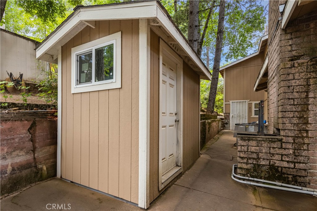 10311 Redwood Road Middletown, CA 95461 - Photo 41 of 48 a backyard of a house with seating space