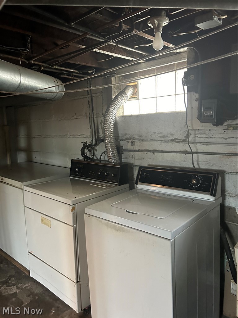 4516 Warner Road Cleveland, OH 44105 - Photo 23 of 30 Laundry area featuring washer and dryer