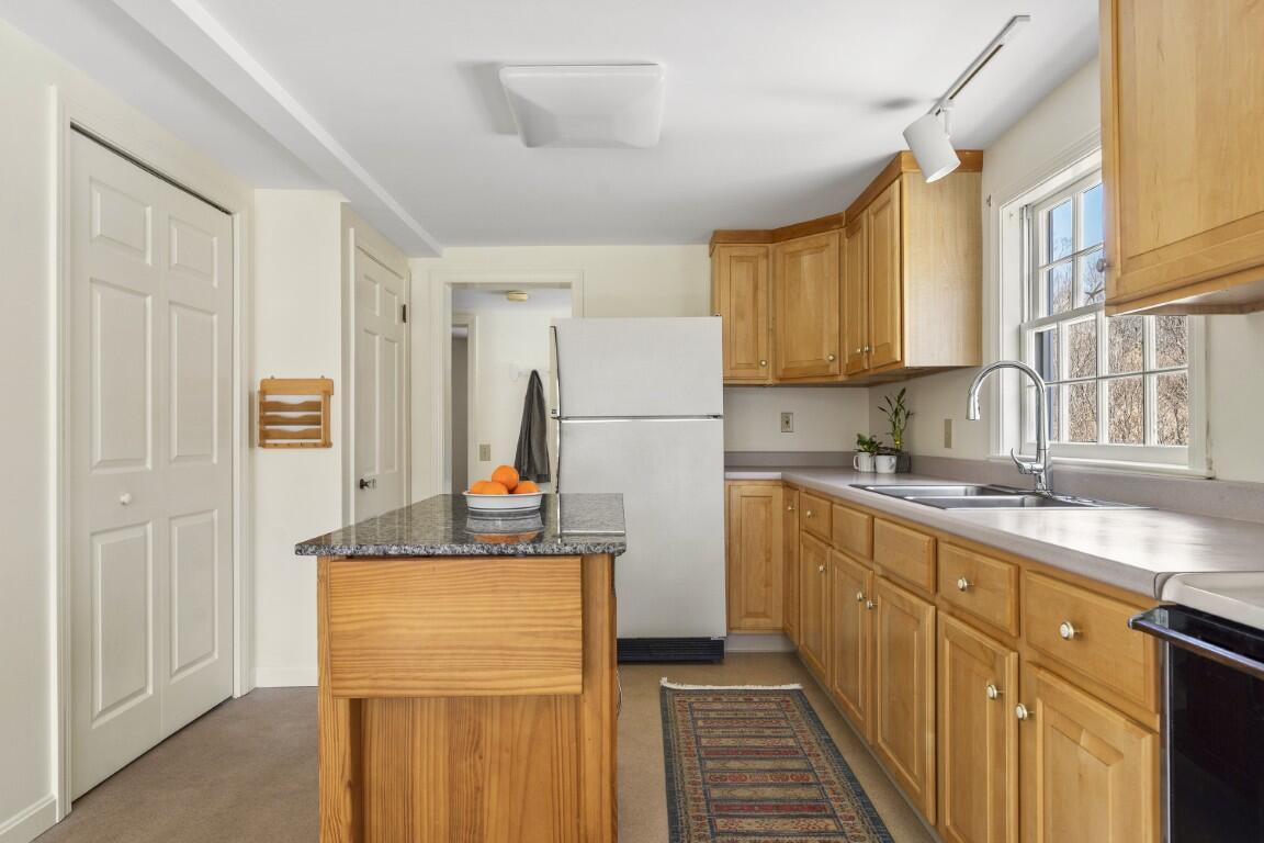 9 Cozy Harbor Road Southport, ME 04576 - Photo 13 of 49 14