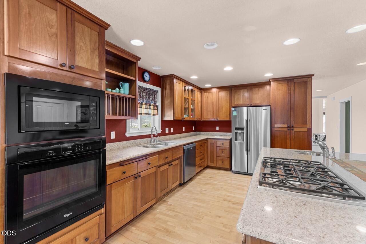1583 Panoramic Loop Grants Pass, OR 97527 - Photo 15 of 54 Gallery Image 15