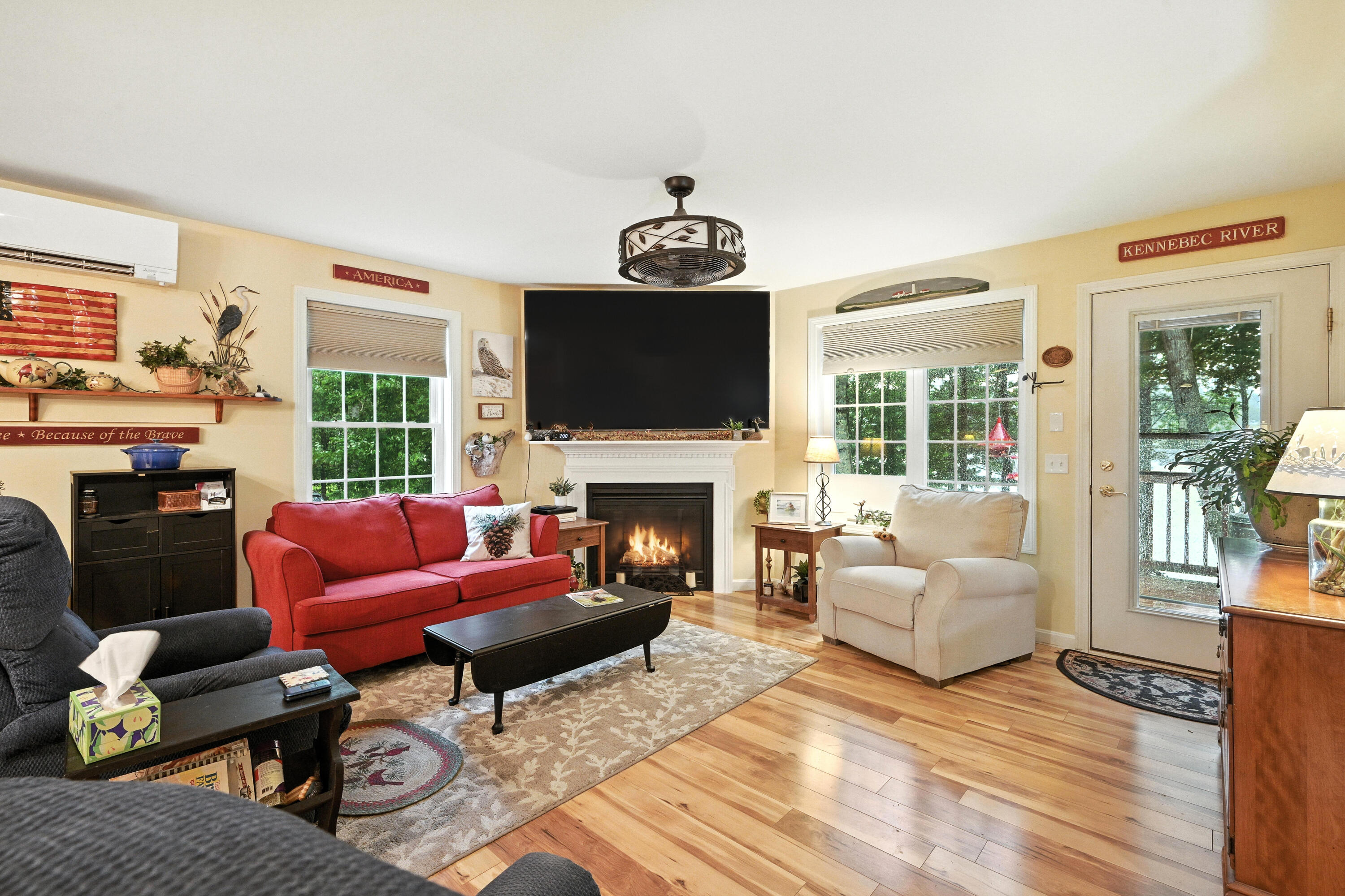 1068 River Road Clinton, ME 04927 - Photo 10 of 35 10 Living Room