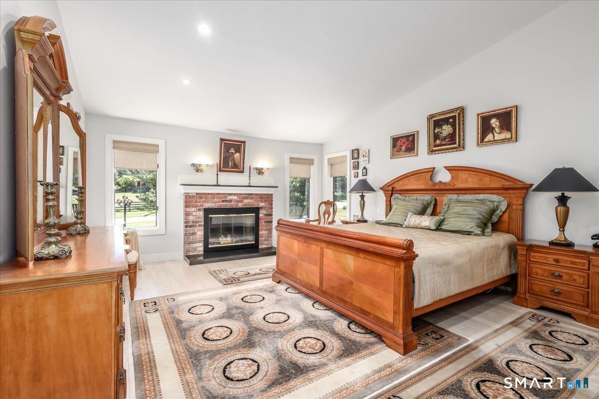 31 Pole Bridge Road Newtown, CT 06482 - Photo 11 of 40