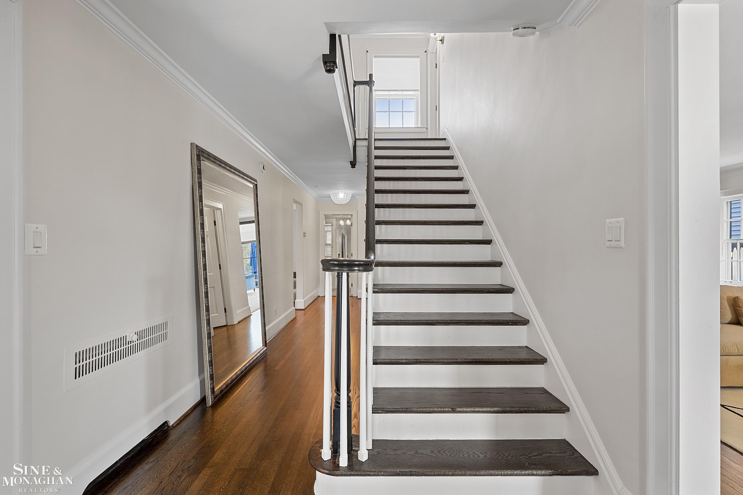 118 Merriweather Road Grosse Pointe, MI 48236 - Photo 5 of 54 50139312-FB73637F-F49B-4053-90F5-E9257564567B.JPG