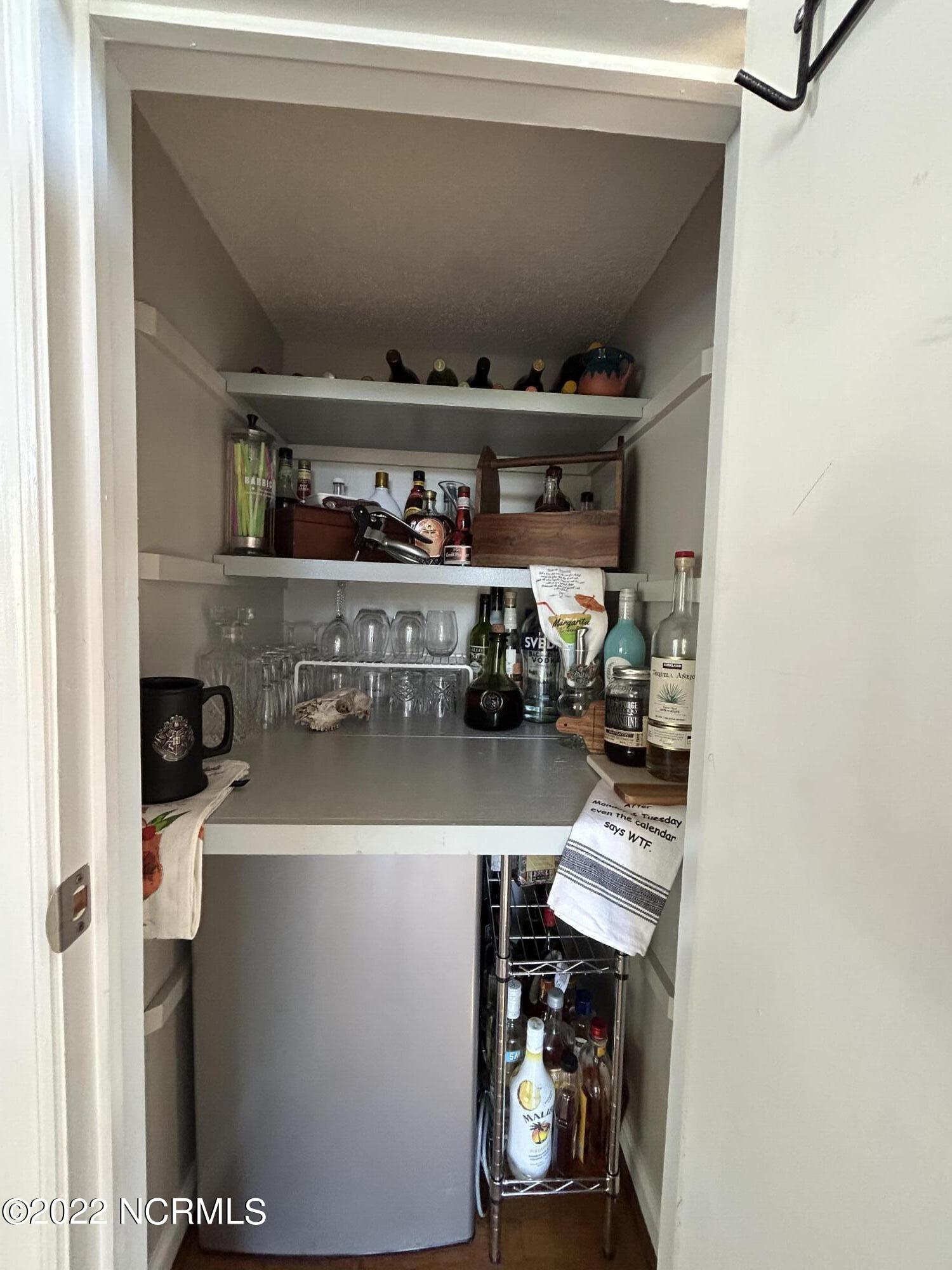 111 Heron Lane Bath, NC 27808 - Photo 10 of 34 Hidden bar