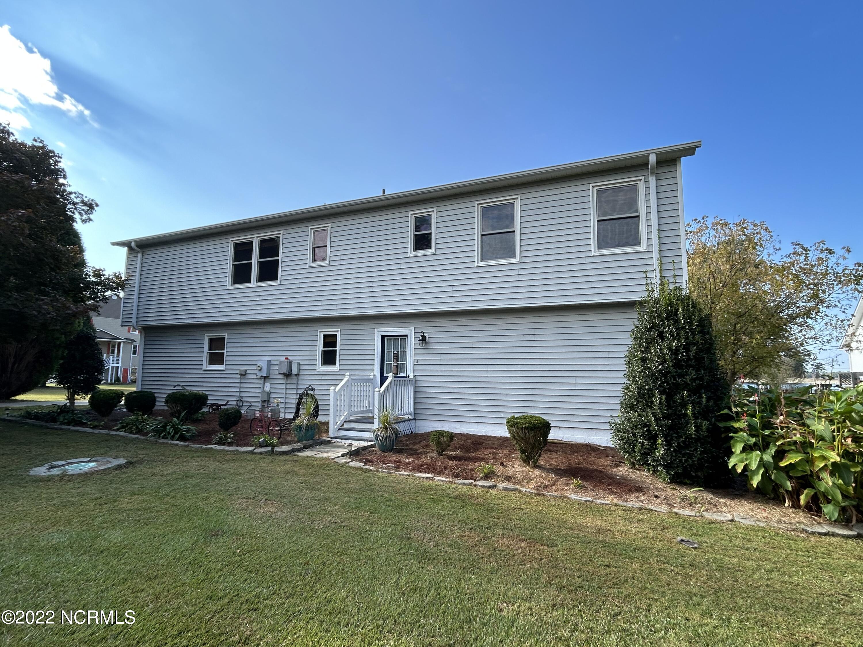 111 Heron Lane Bath, NC 27808 - Photo 25 of 34 Road side view