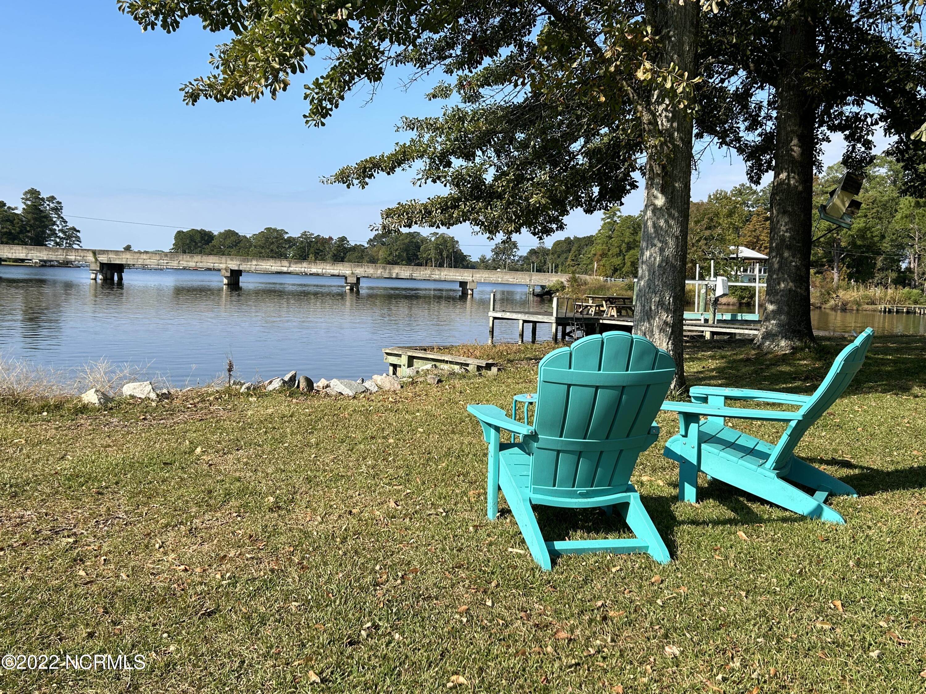 111 Heron Lane Bath, NC 27808 - Photo 5 of 34 Relax by the river