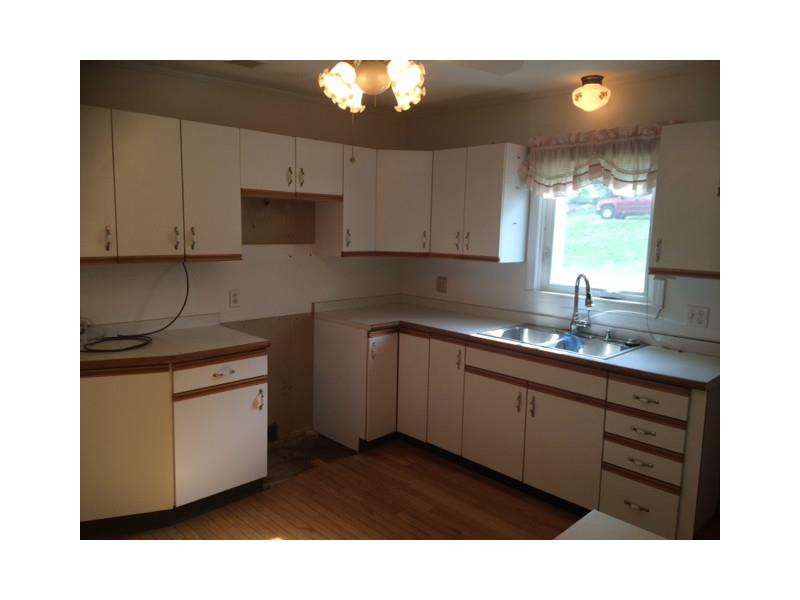 3 Frances Street Warren, RI 02885 - Photo 4 of 10 Kitchen.