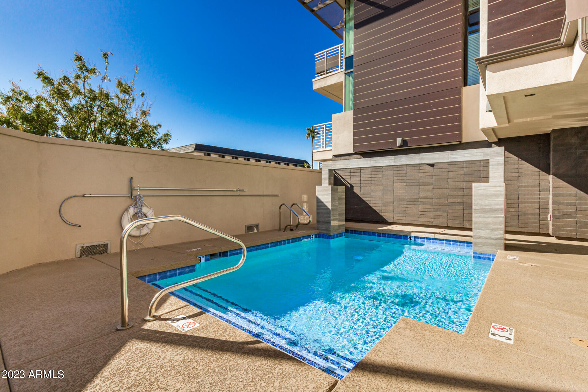 7550 East Osborn Road, Unit 1009 Scottsdale, AZ 85251 - Photo 39 of 39 a view of a backyard with plants and a patio
