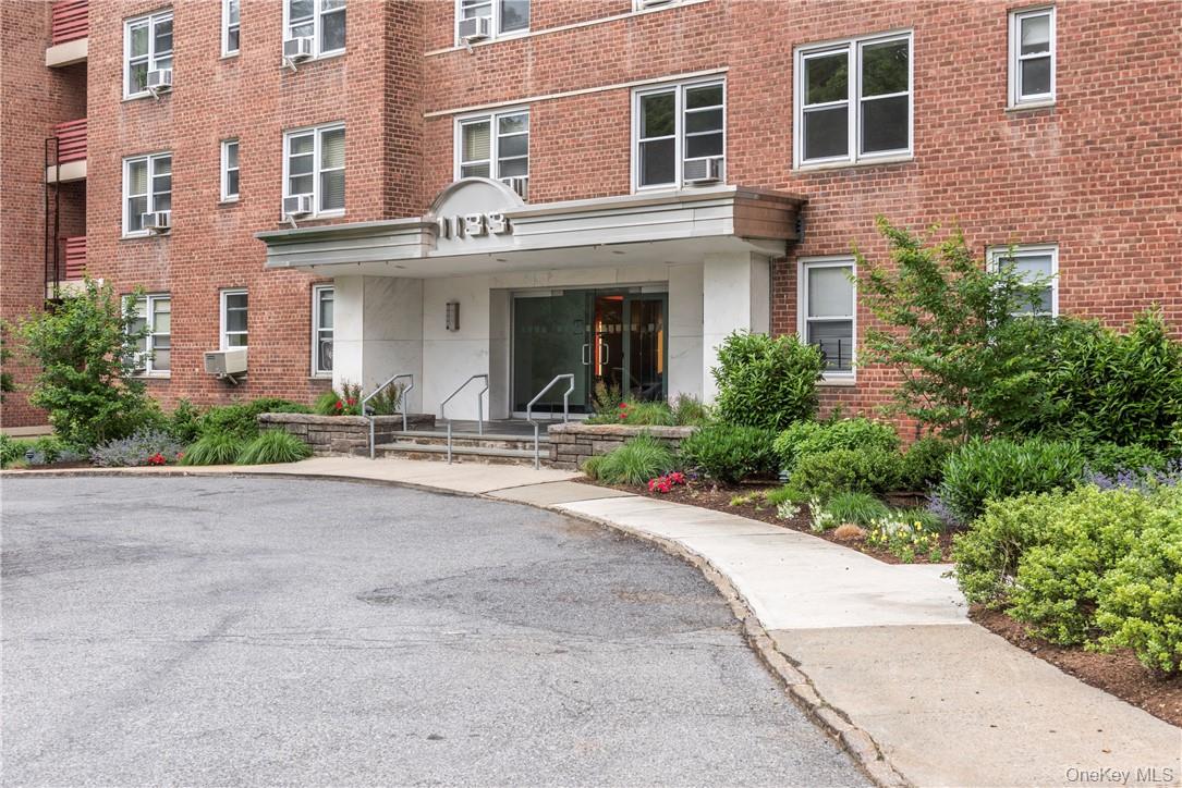 1133 Midland Avenue, Unit 1F Bronxville, NY 10708 - Photo 16 of 17