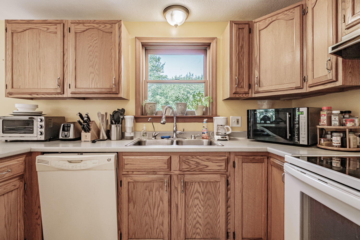 35 Rumery Road Dayton, ME 04005 - Photo 20 of 57 Kitchen