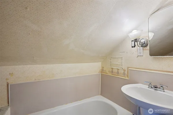 $930,000 | 4817 Greenwood Avenue North, Seattle, WA 98103