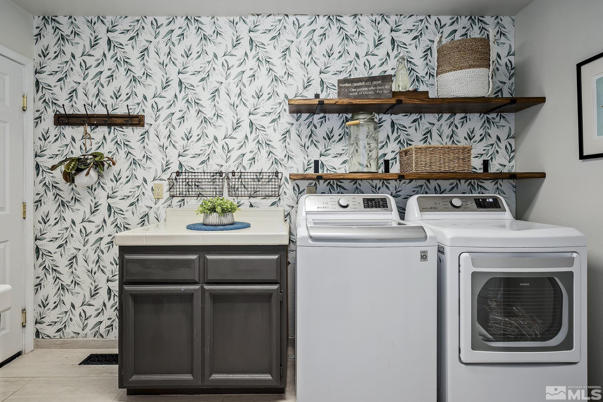5016 East Albuquerque Road Reno, NV 89511 - Photo 20 of 38 a view of washer and dryer