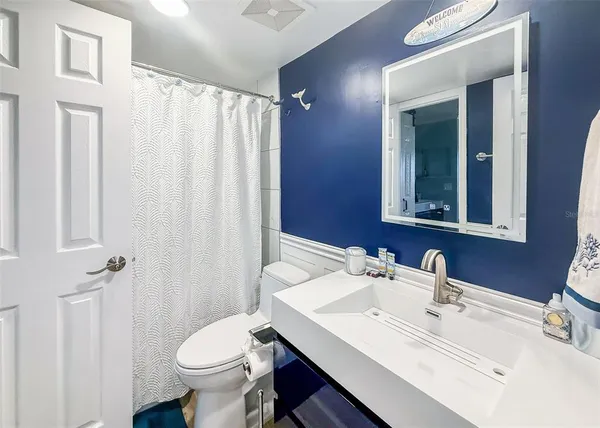 $4,000 | 845 Benjamin Franklin Drive, Unit 202, Sarasota, FL 34236