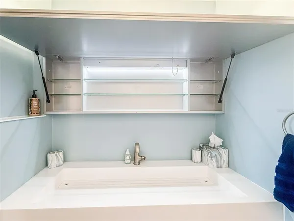 $4,000 | 845 Benjamin Franklin Drive, Unit 202, Sarasota, FL 34236