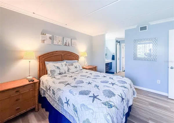 $4,000 | 845 Benjamin Franklin Drive, Unit 202, Sarasota, FL 34236