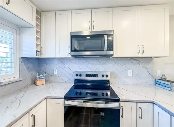 $4,000 | 845 Benjamin Franklin Drive, Unit 202, Sarasota, FL 34236