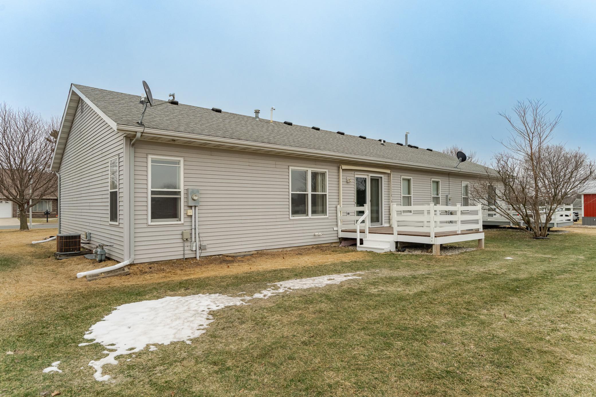 712 Memorial Drive Spring Valley, MN 55975 - Photo 2 of 31