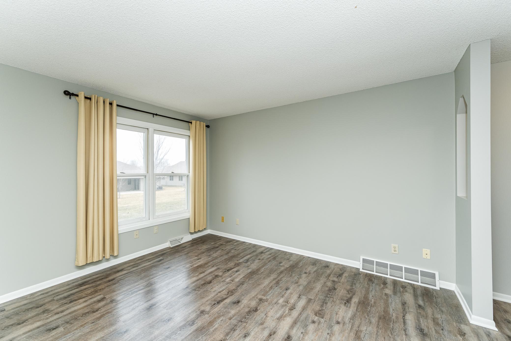 712 Memorial Drive Spring Valley, MN 55975 - Photo 8 of 31