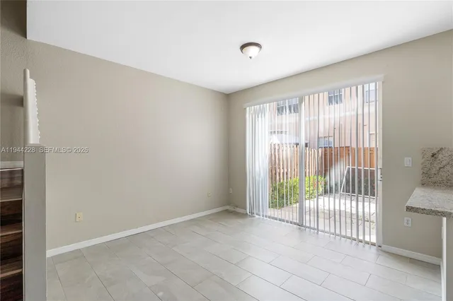 a view of entryway with floor