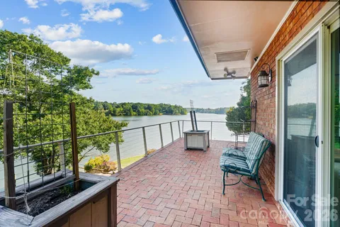 $1,299,900 | 6296 Southlake Drive, Hickory, NC 28601