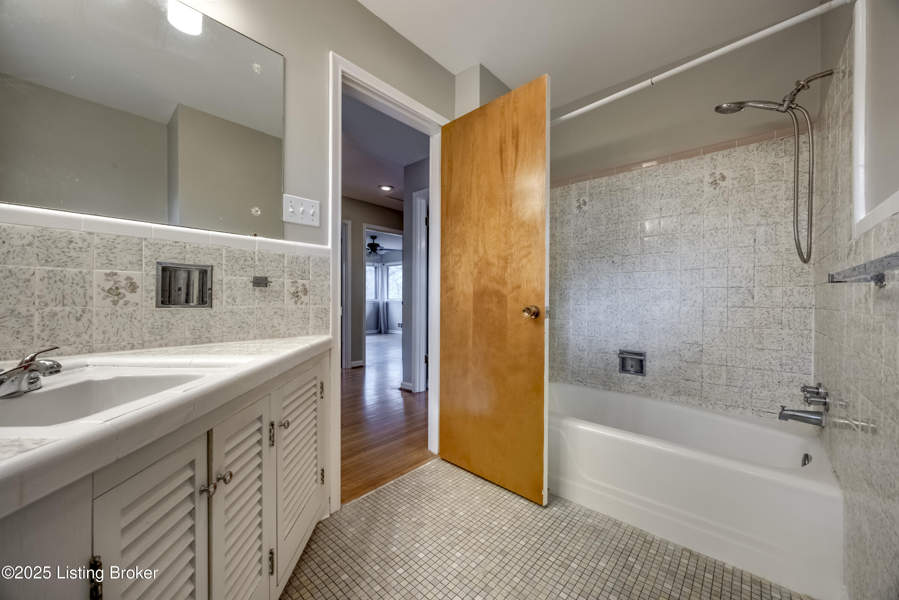 609 Wilderness Road Louisville, KY 40214 - Photo 34 of 65 2Y0A6501-A