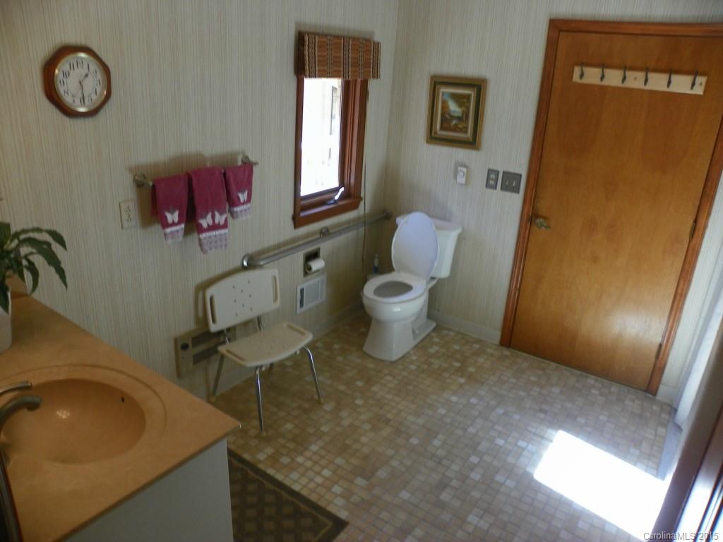 7820 Irwin Road Charlotte, NC 28215 - Photo 16 of 24 Gallery Image 16