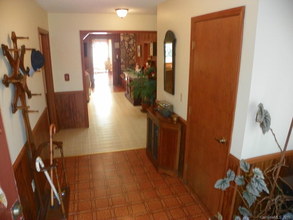 7820 Irwin Road Charlotte, NC 28215 - Photo 3 of 24 Gallery Image 3