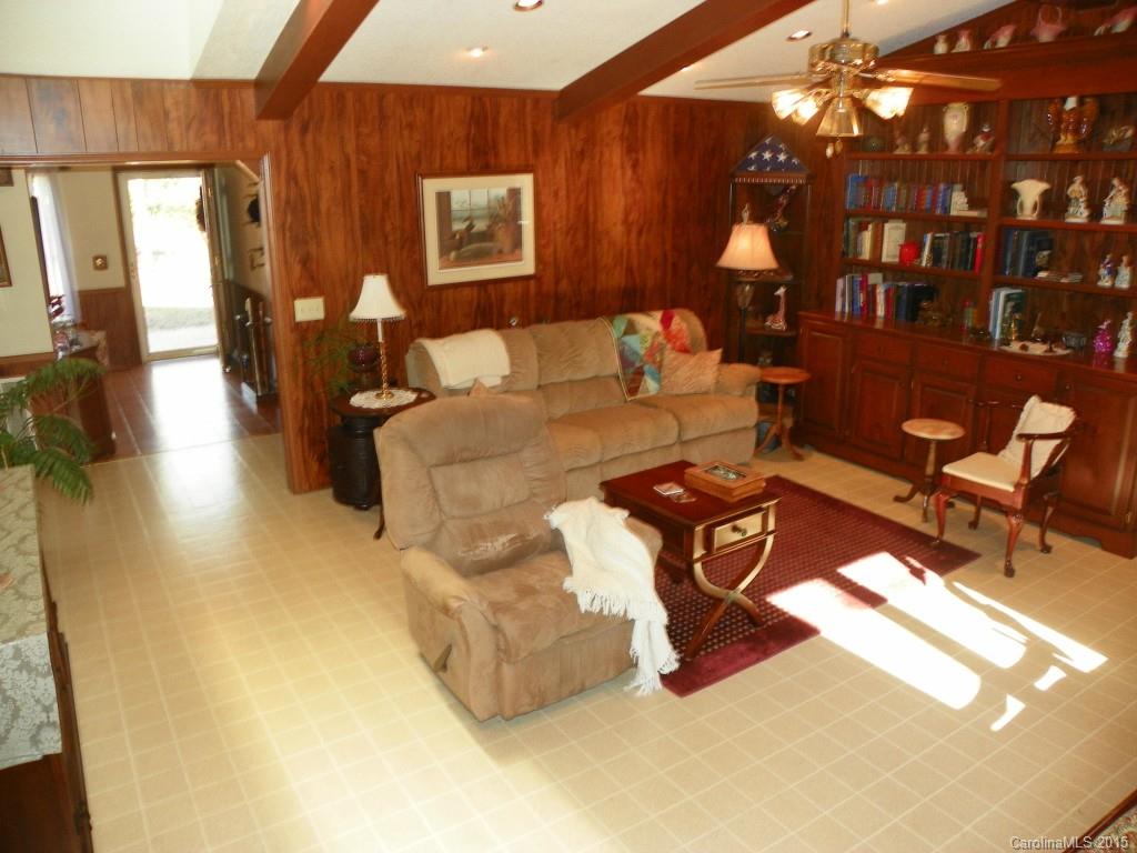 7820 Irwin Road Charlotte, NC 28215 - Photo 5 of 24 Gallery Image 5