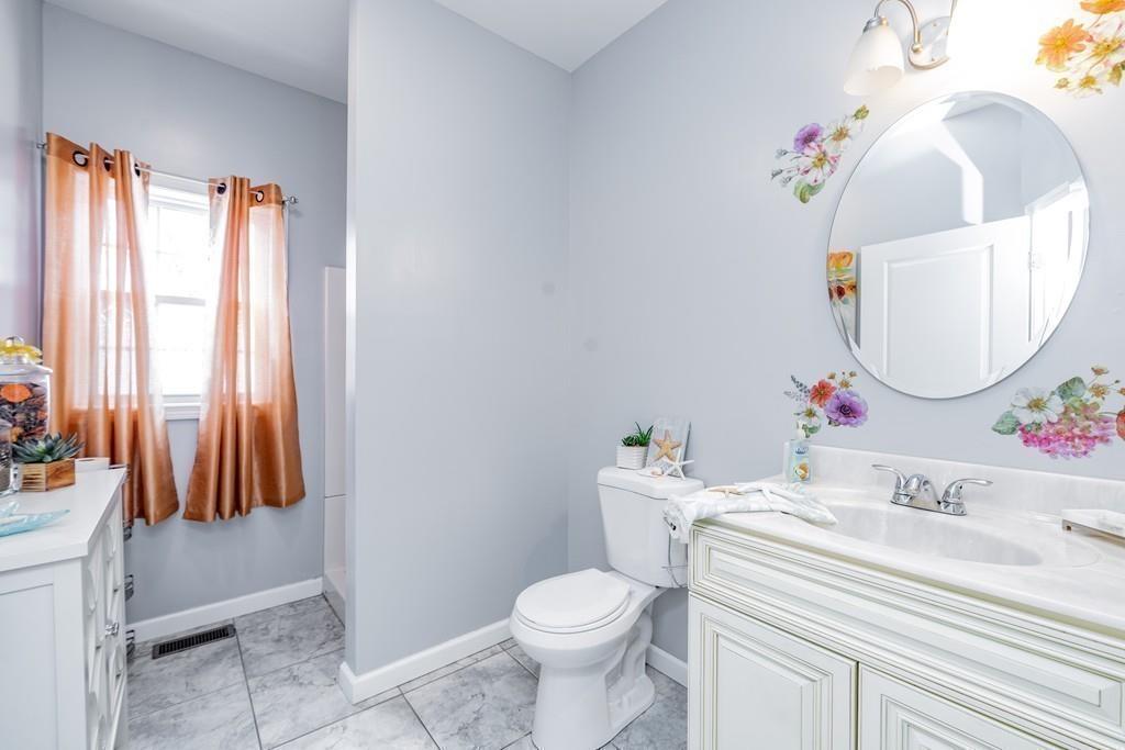 95 Briggs Street Springfield, MA 01151 - Photo 9 of 42