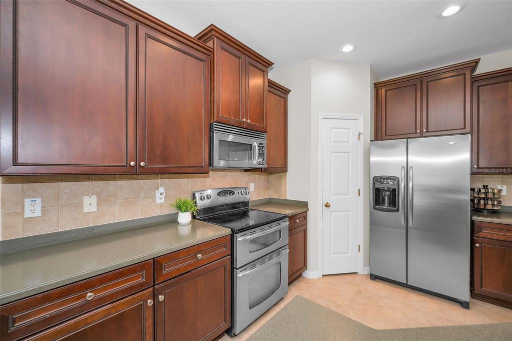 8525 Shallow Creek Court New Port Richey, FL 34653 - Photo 23 of 59