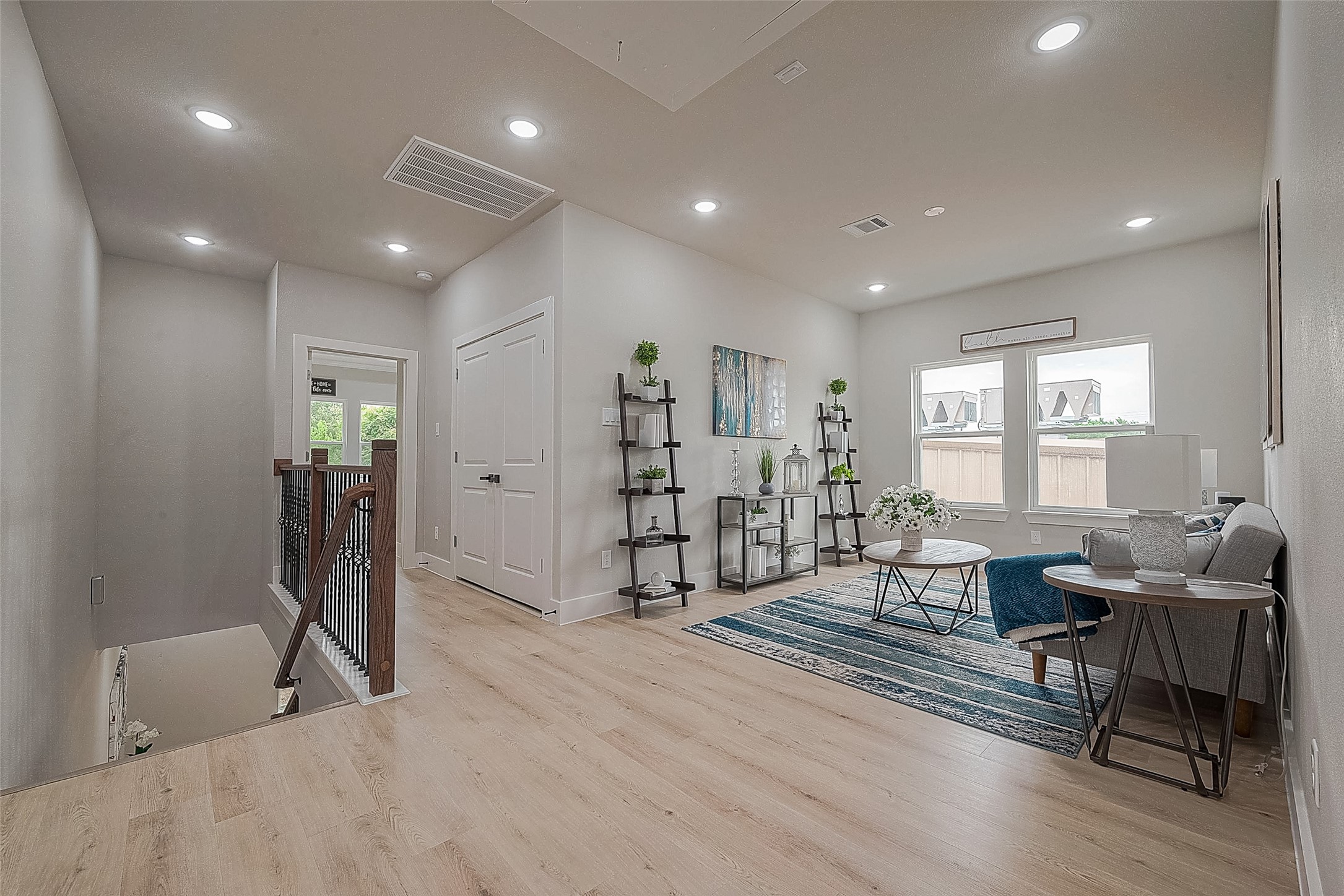 3837 Mainer Street Houston, TX 77021 - Photo 8 of 19 a living room with furniture