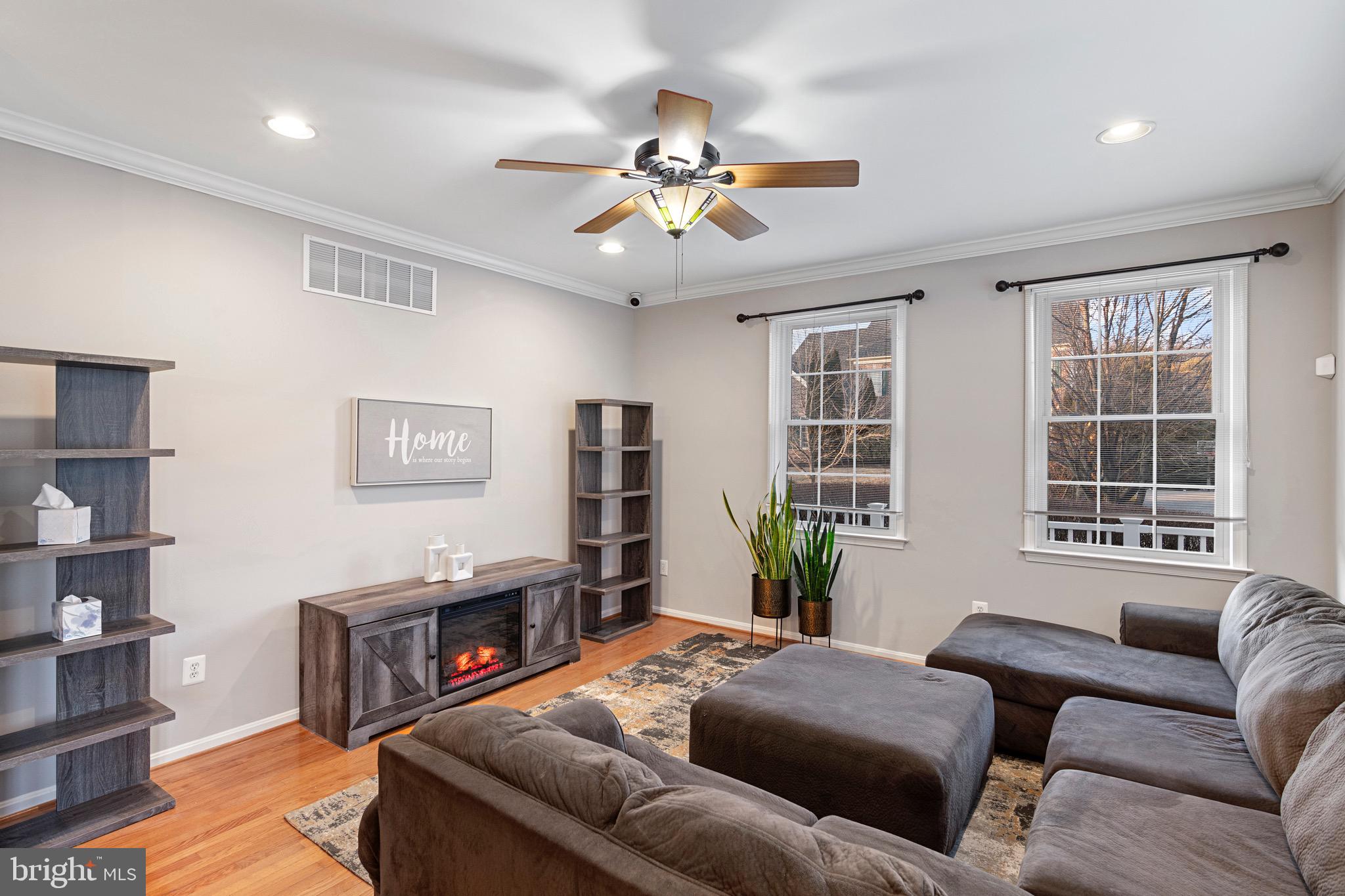 814 Stable Manor Road Reisterstown, MD 21136 - Photo 16 of 49 Cozy family room