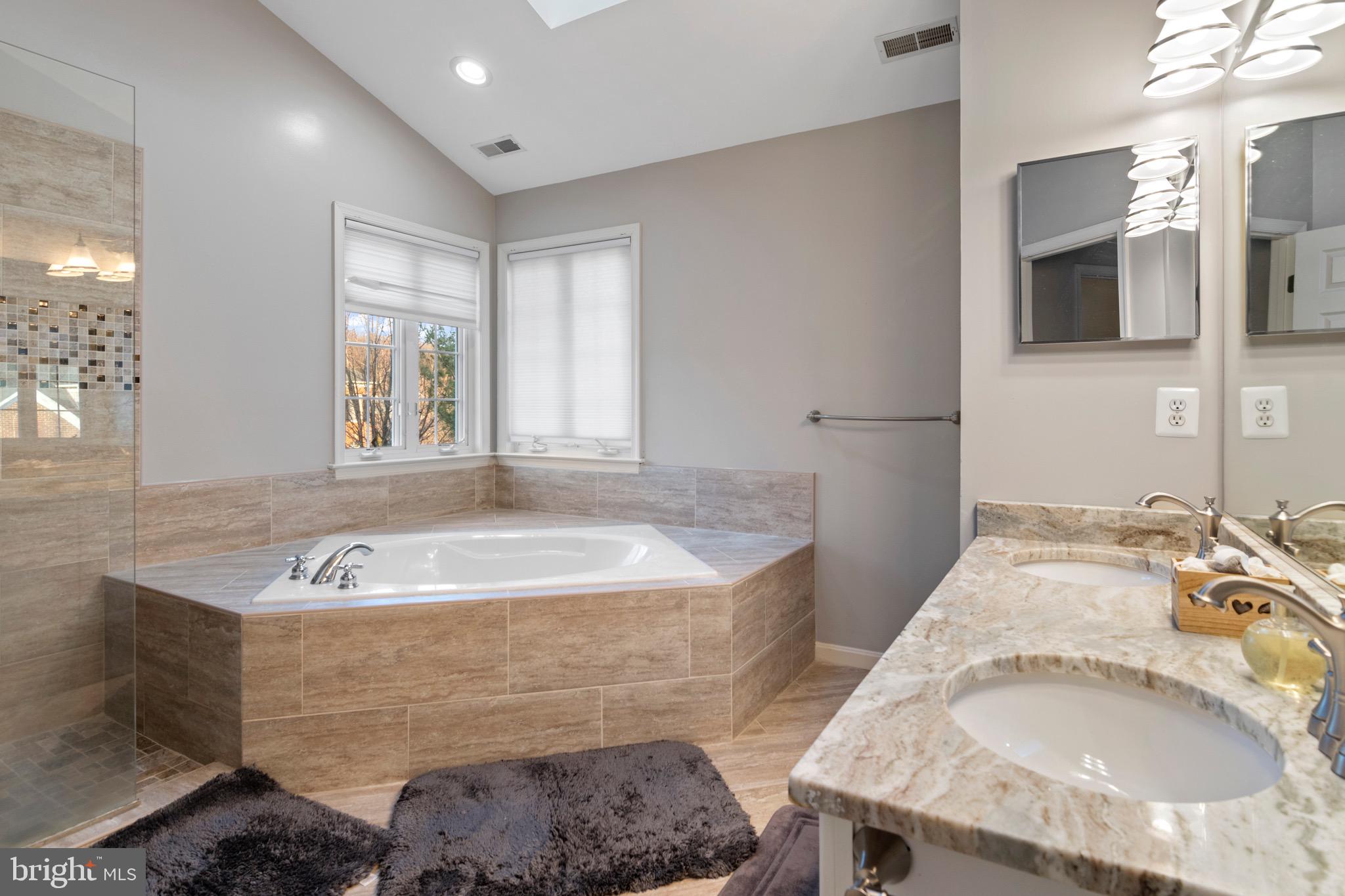 814 Stable Manor Road Reisterstown, MD 21136 - Photo 21 of 49 Owner's suite luxury bath