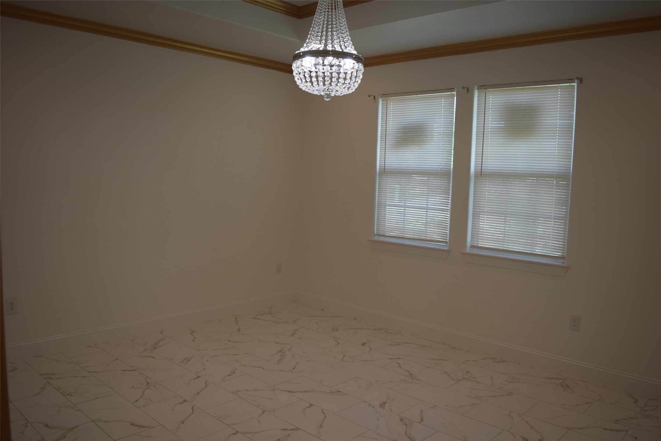 445 Road 5102 Cleveland, TX 77327 - Photo 20 of 36 a view of a livingroom with windows