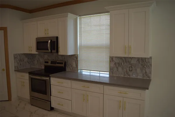 $1,800 | 445 Road 5102, Cleveland, TX 77327