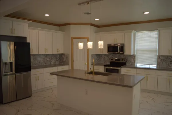 $1,800 | 445 Road 5102, Cleveland, TX 77327