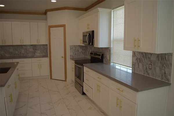 $1,800 | 445 Road 5102, Cleveland, TX 77327