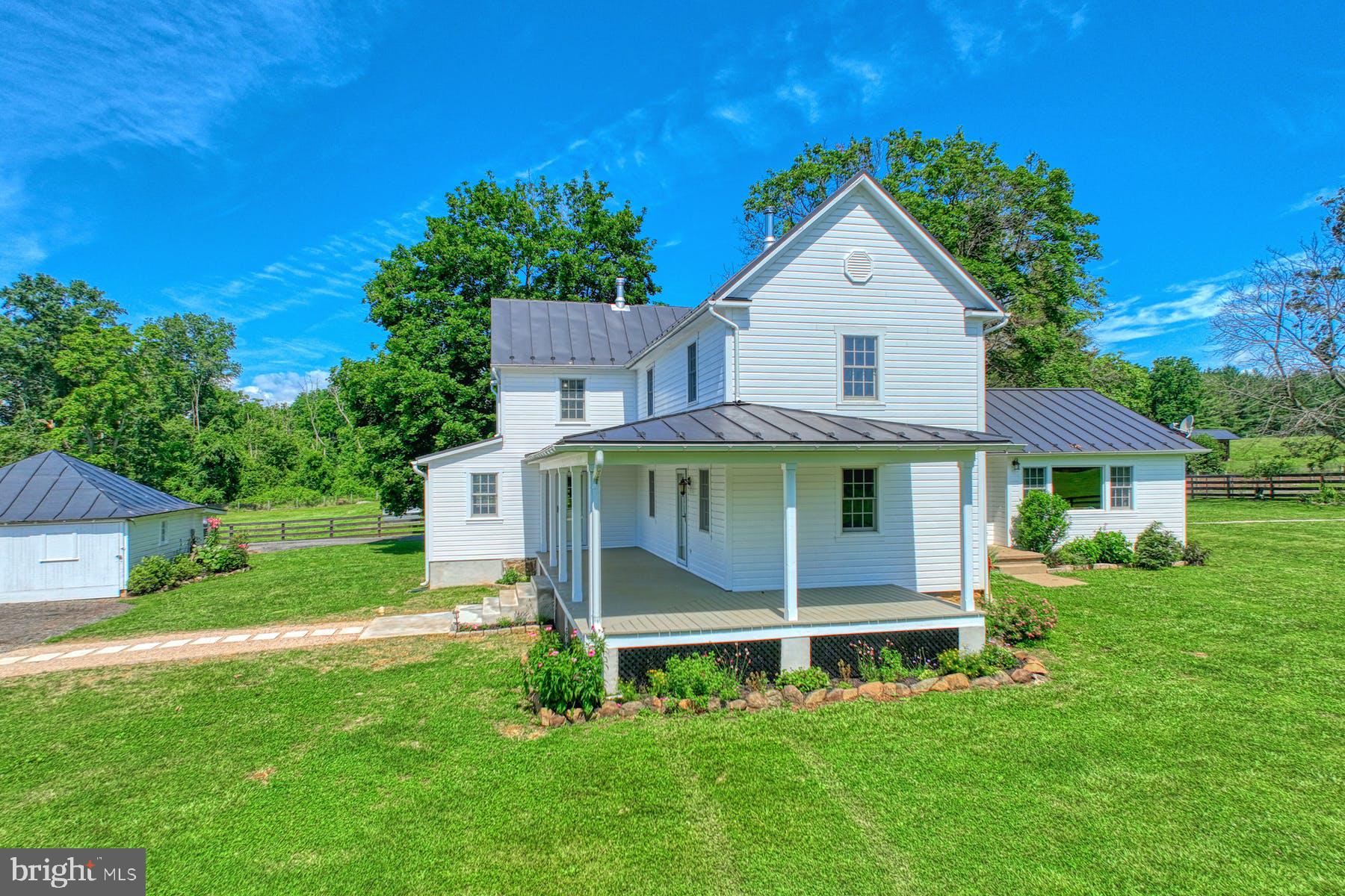 19012 Airmont Road Purcellville, VA 20132 - Photo 4 of 60 Gallery Image 4