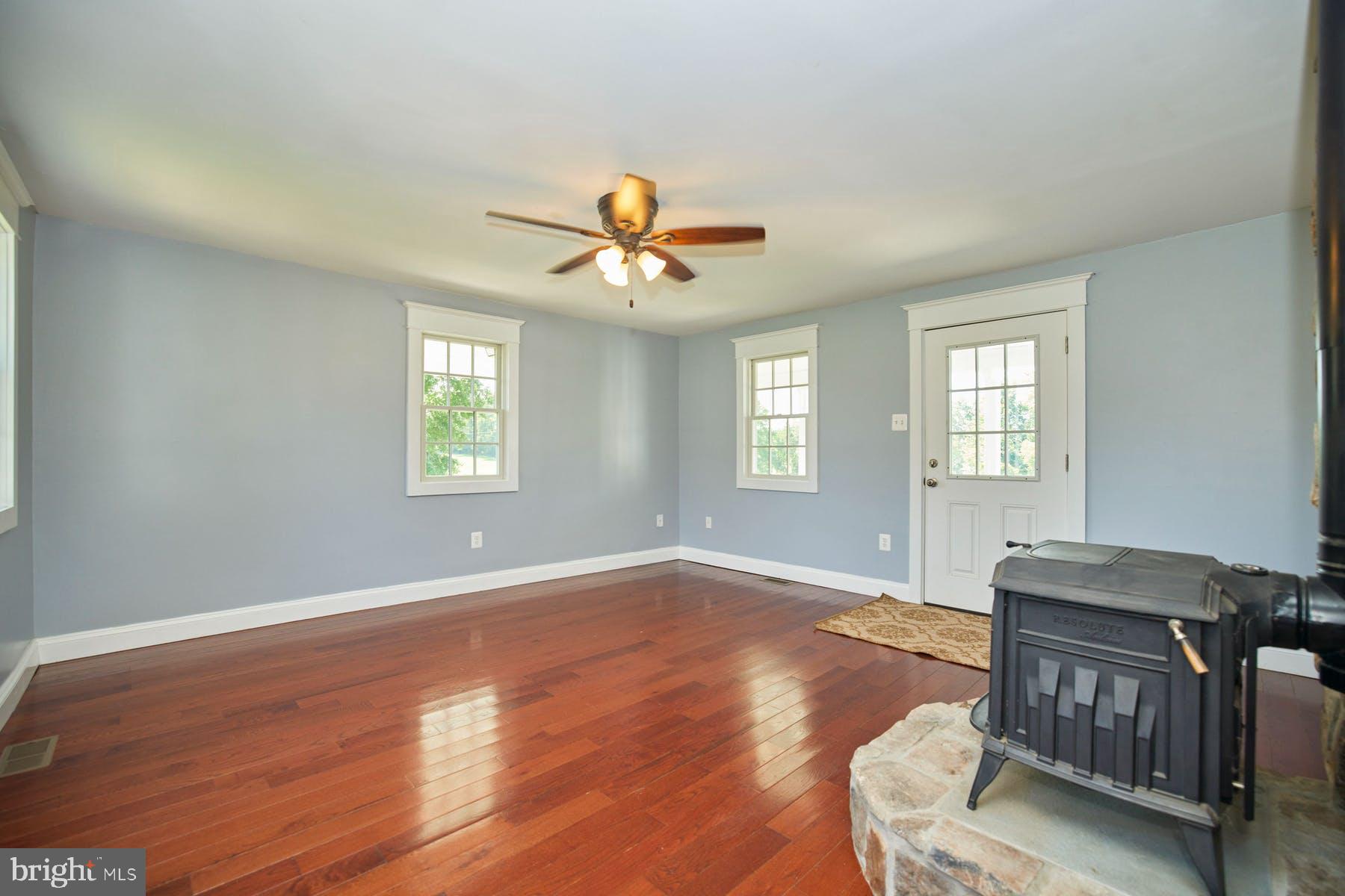 19012 Airmont Road Purcellville, VA 20132 - Photo 10 of 60 Gallery Image 10