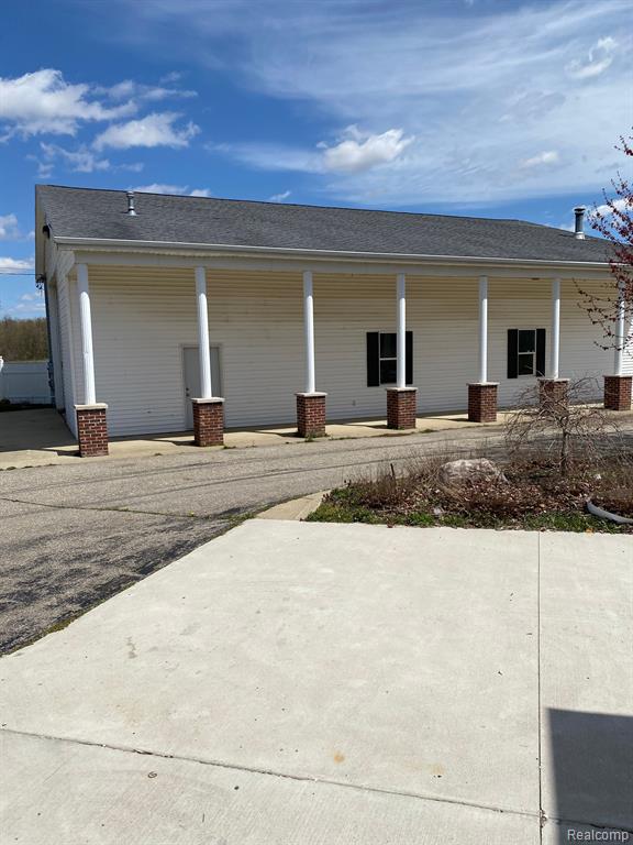 2583 South Edgar Road Mason, MI 48854 - Photo 2 of 33