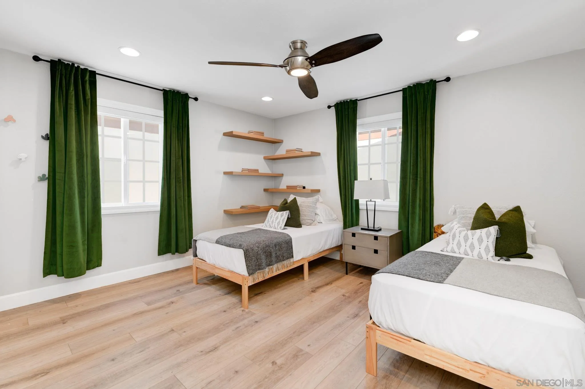 1129 Bonita Drive Encinitas, CA 92024 - Photo 12 of 29