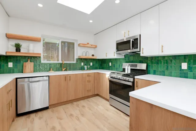 $2,595,000 | 1129 Bonita Drive, Encinitas, CA 92024