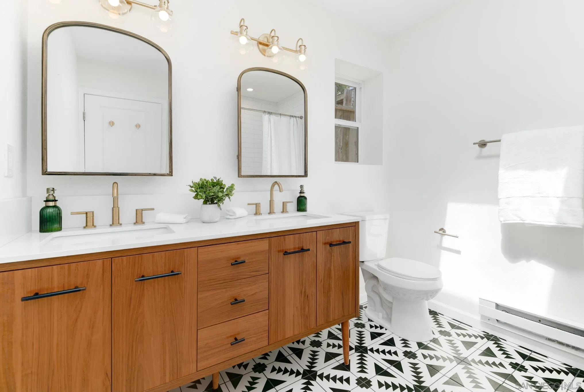 1129 Bonita Drive Encinitas, CA 92024 - Photo 21 of 29