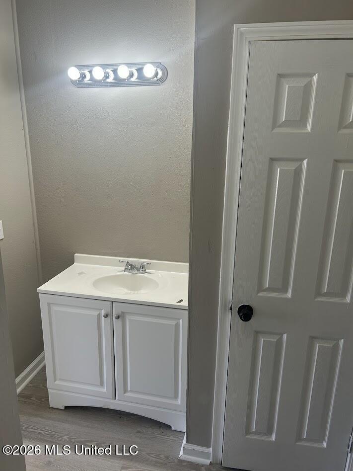 276 Rancho Road Vicksburg, MS 39180 - Photo 11 of 14 bathroom