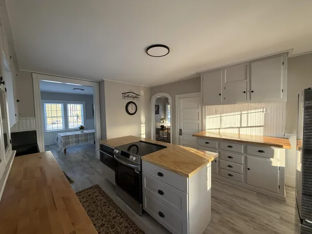 $219,900 | 12 Bowdoin Street, Houlton, ME 04730