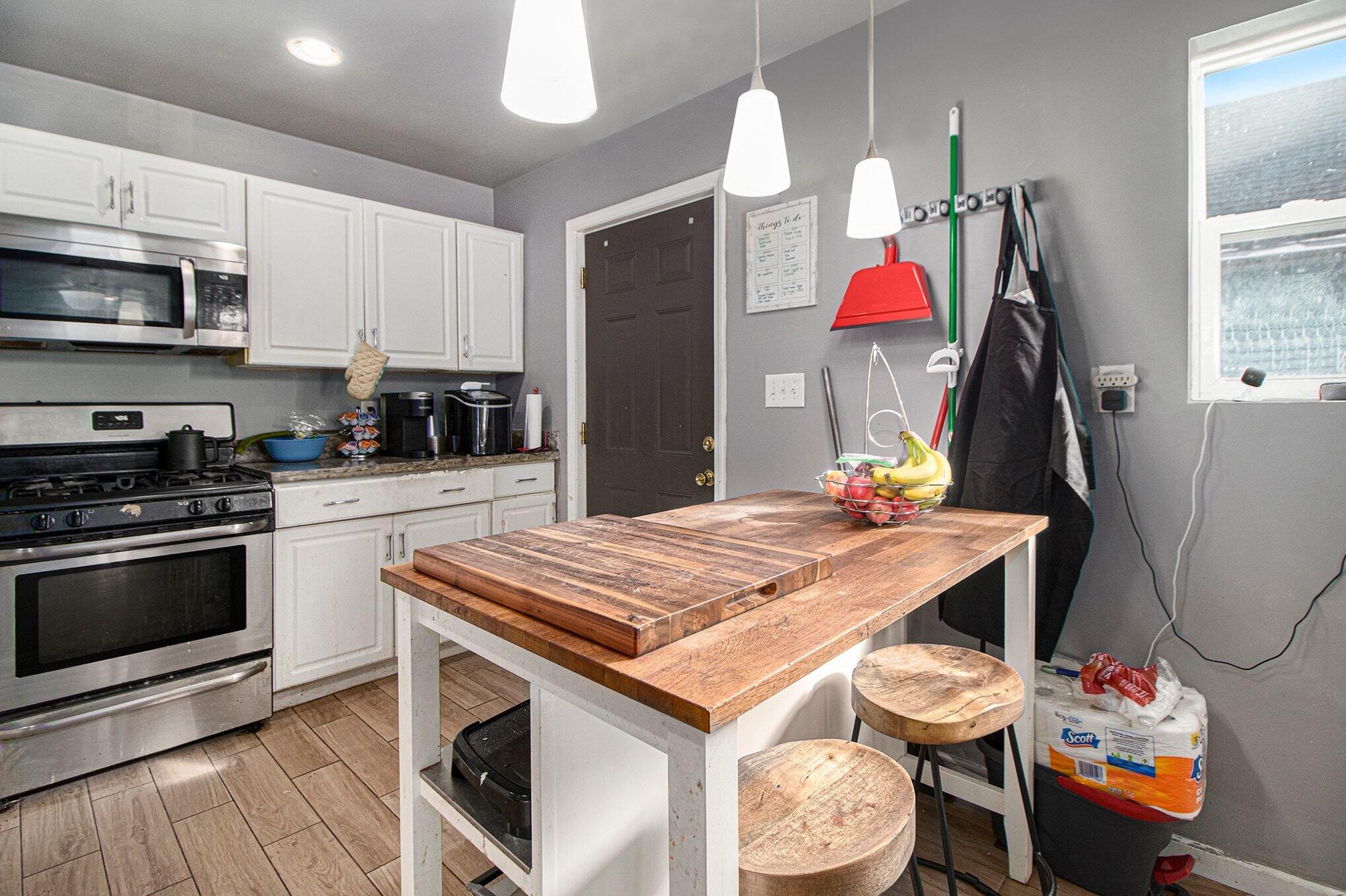 1139 State Street Hobart, IN 46342 - Photo 4 of 26 2038x1357