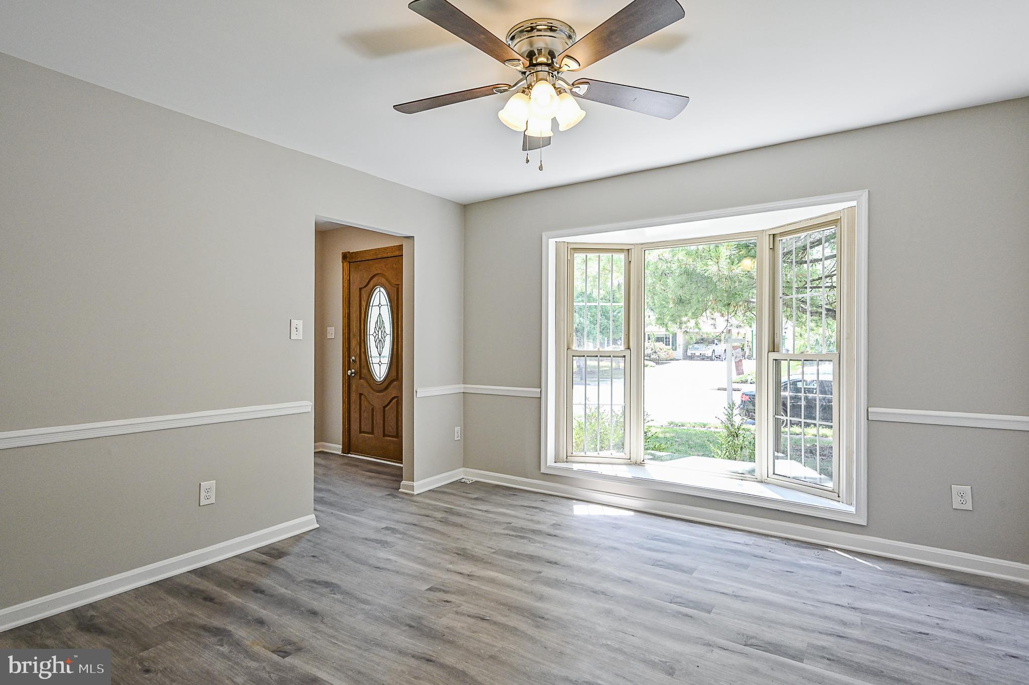114 West Church Road Sterling, VA 20164 - Photo 11 of 31 Dining room 2